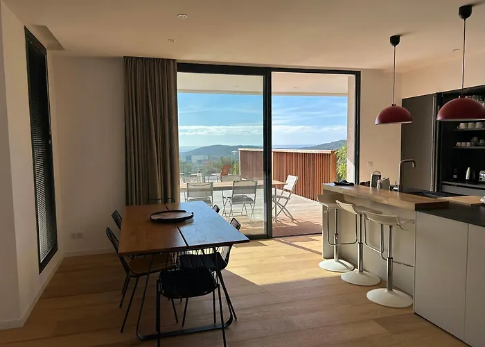 Дом отдыха Contemporary In Southern Corsica Монасья-д’Оллен