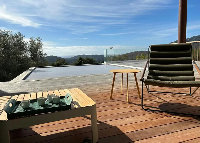 Дом отдыха Contemporary In Southern Corsica Монасья-д’Оллен