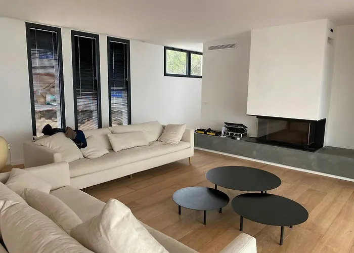 Contemporary In Southern Corsica Feriehus *