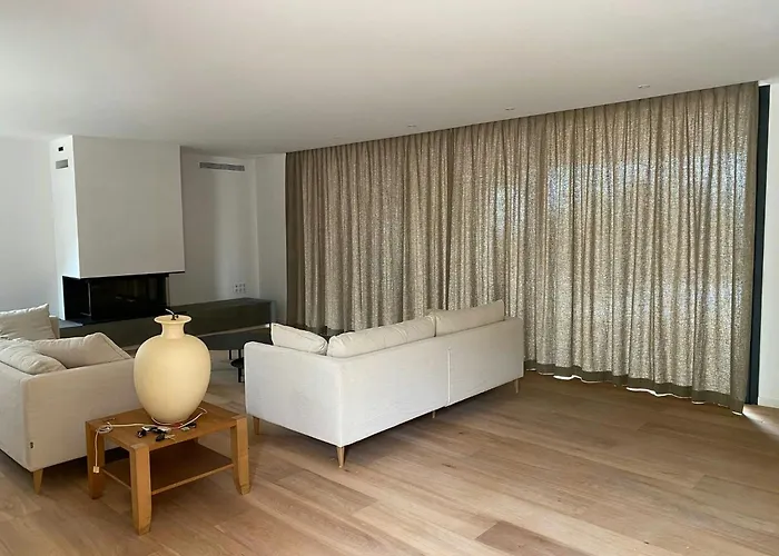 Contemporary In Southern Corsica Feriehus