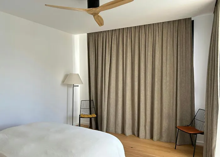 Contemporary In Southern Corsica Vakantiehuis