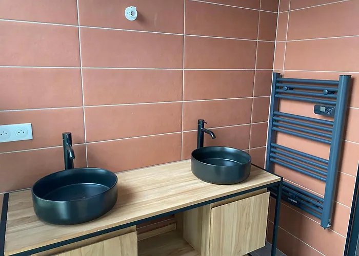 Contemporary In Southern Corsica 莫纳奇亚道勒内